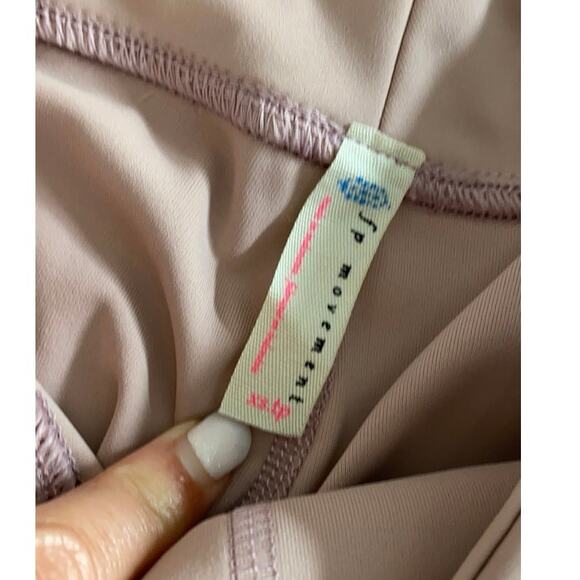 FREE PEOPLE MOVEMENT Revelation Cut Out Macrame Muted Pink Leggings Size XS - Picture 3 of 4